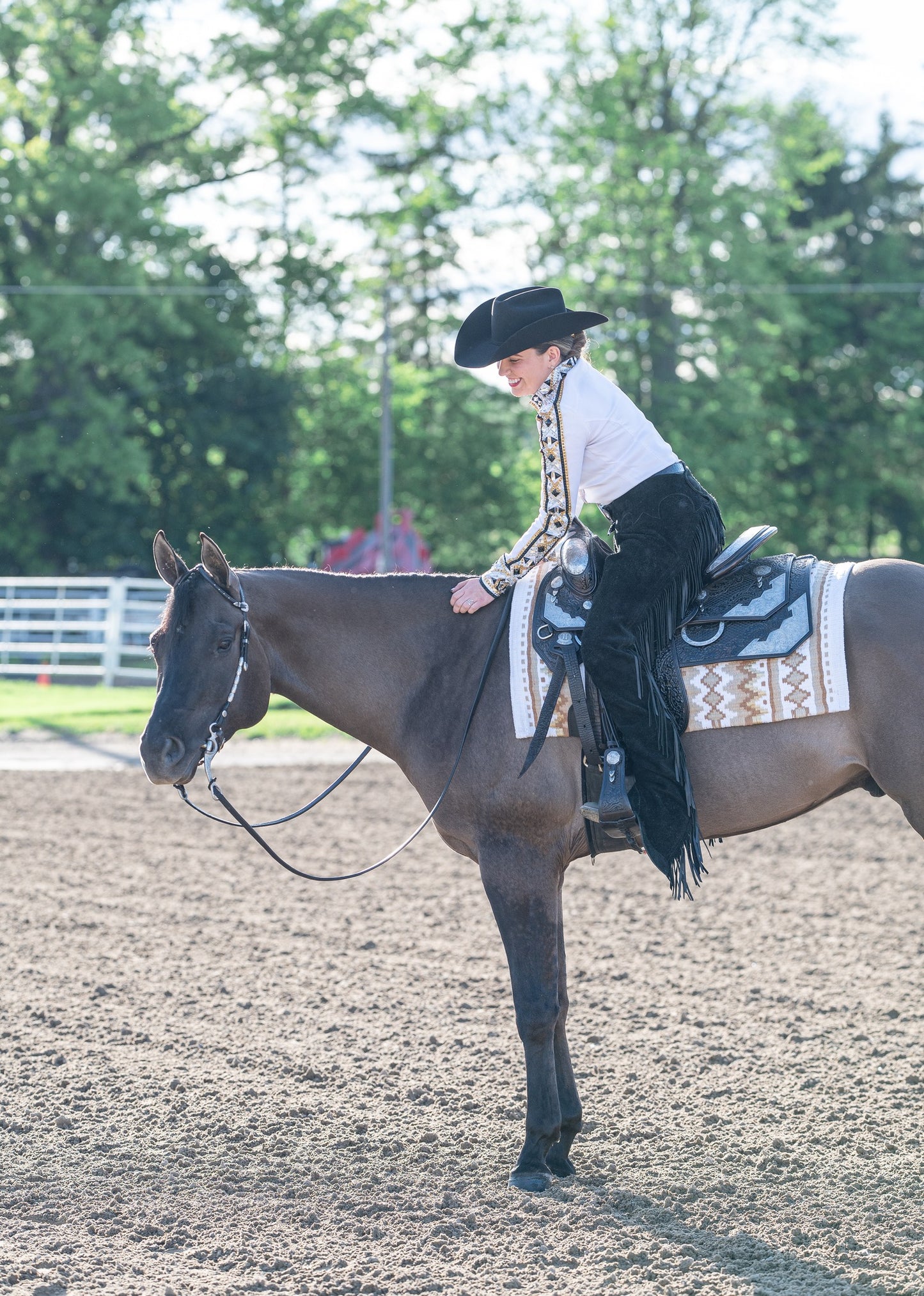 #1037 "Everything That Glitters" Show Pad