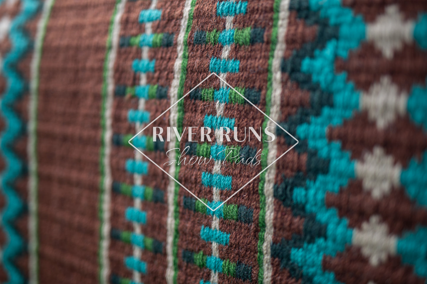 #1052 "Taurus" Show Pad