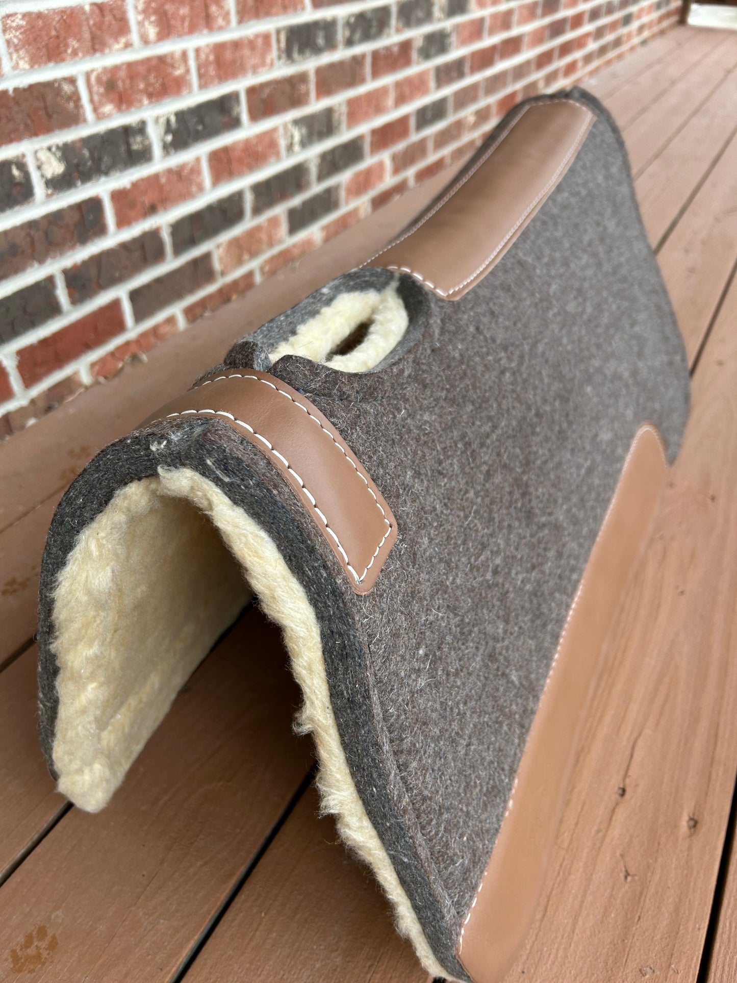 Wither-Comfort Fit Felt Pad With a Wool Bottom