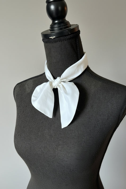 Youth White Quick Tie