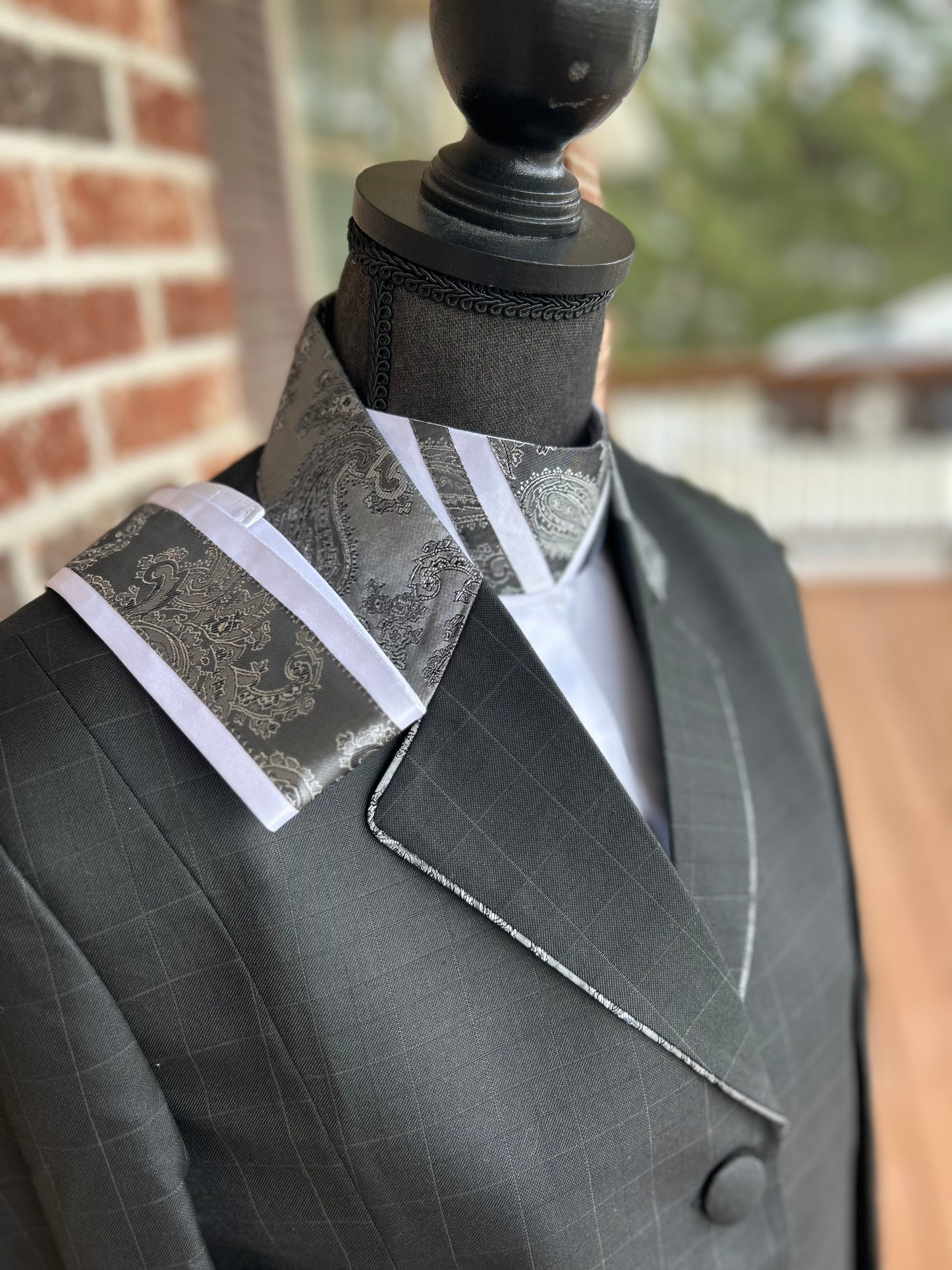 Black & Grey Floral English Show Coat + Matching Shirt + 2 Collars