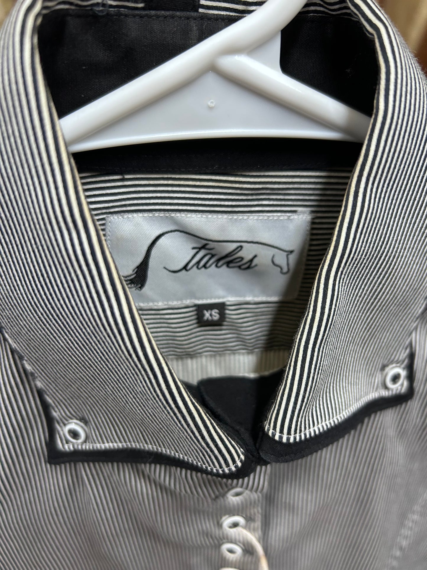 Kathy’s Tails Button Up