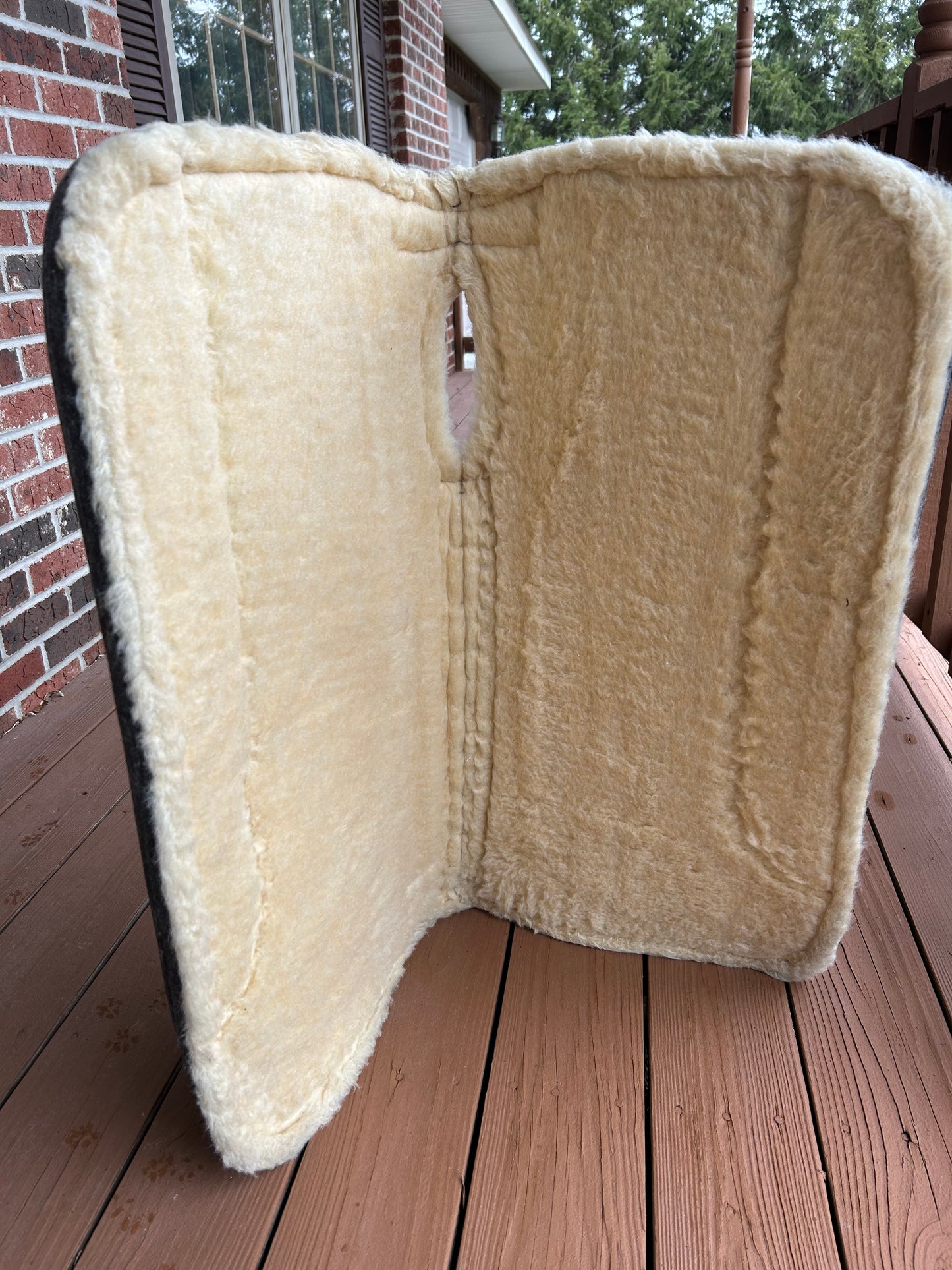 Wither-Comfort Fit Felt Pad With a Wool Bottom